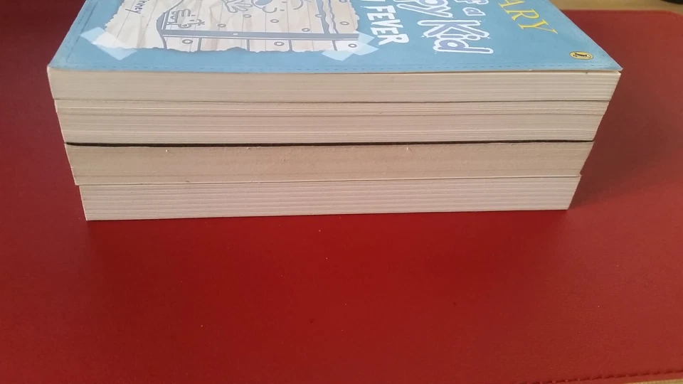 4 Books of 'Diary of a Wimpy Kid' in great condition 'like new' #'s 6-8-10-11 - Image 4 of 4