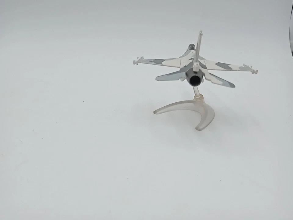 Corgi Diecast Model  F-16 Fighting Falcon #ufb4 - Image 4 of 4