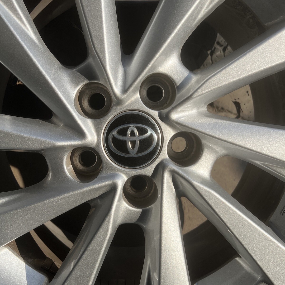 2021 2022 2023 TOYOTA CAMRY WHEEL RIM ALLOY 17x7.5J OEM 4261106J20