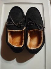MOCCASIN STYLE SLIPPERS MENS SIZE 9 Black