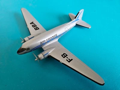 HOGAN -- Douglas DC-3 " Dakota " -- Air France ( F-BBBA ) -- 1:200 ! - Bild 1 von 3