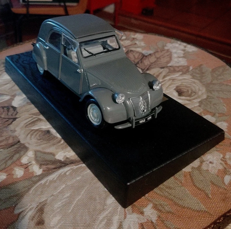 MAISTO/TCHIBO 1/18 - CITROEN 2 CV (1952) - Auto Metallo - #39# - Immagine 3 di 4