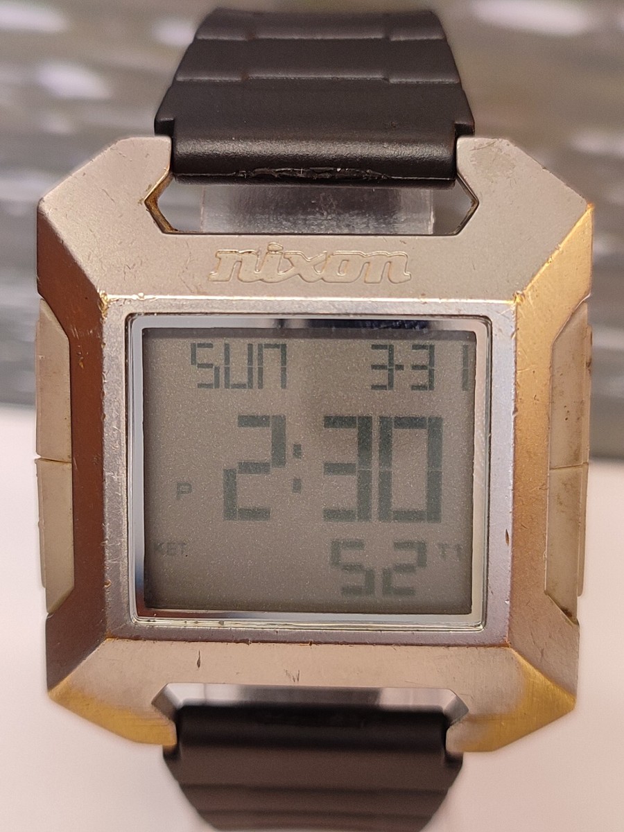 NIXON DIGITAL QUARTZ AGED CASE CONDITION MEN'S FULL WORKING