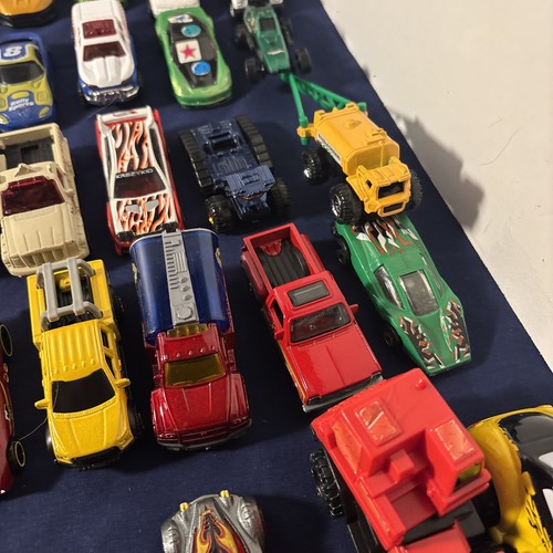 Hot Wheels, Matchbox & More Lot 50+ Diecast Cars - Picture 8 of 23