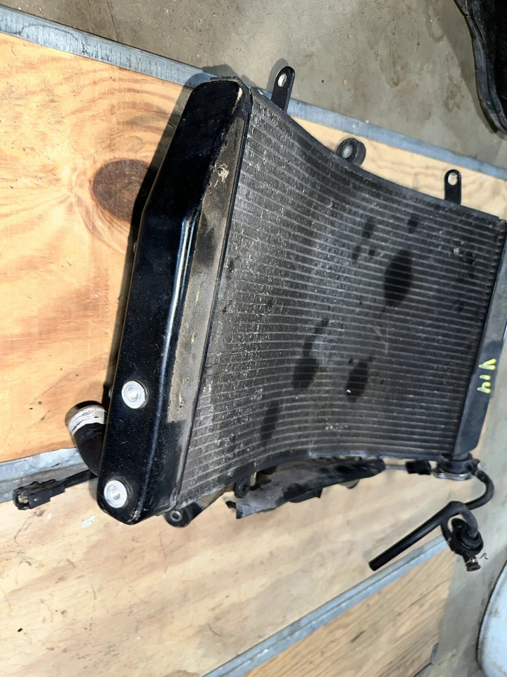 08-16 Yamaha OEM YZF R6 radiador con ventiladores 2006 2007 R6R Foto 3 de 4