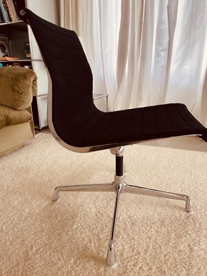 Vitra Eames Chair Konferenzstühle, schwarz-chrom, ohne Armlehne, gebraucht