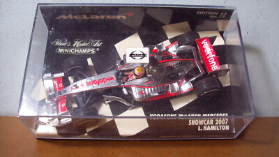 MINICHAMPS  7-Series 1986 レッドメタリック s-l1200.jpg