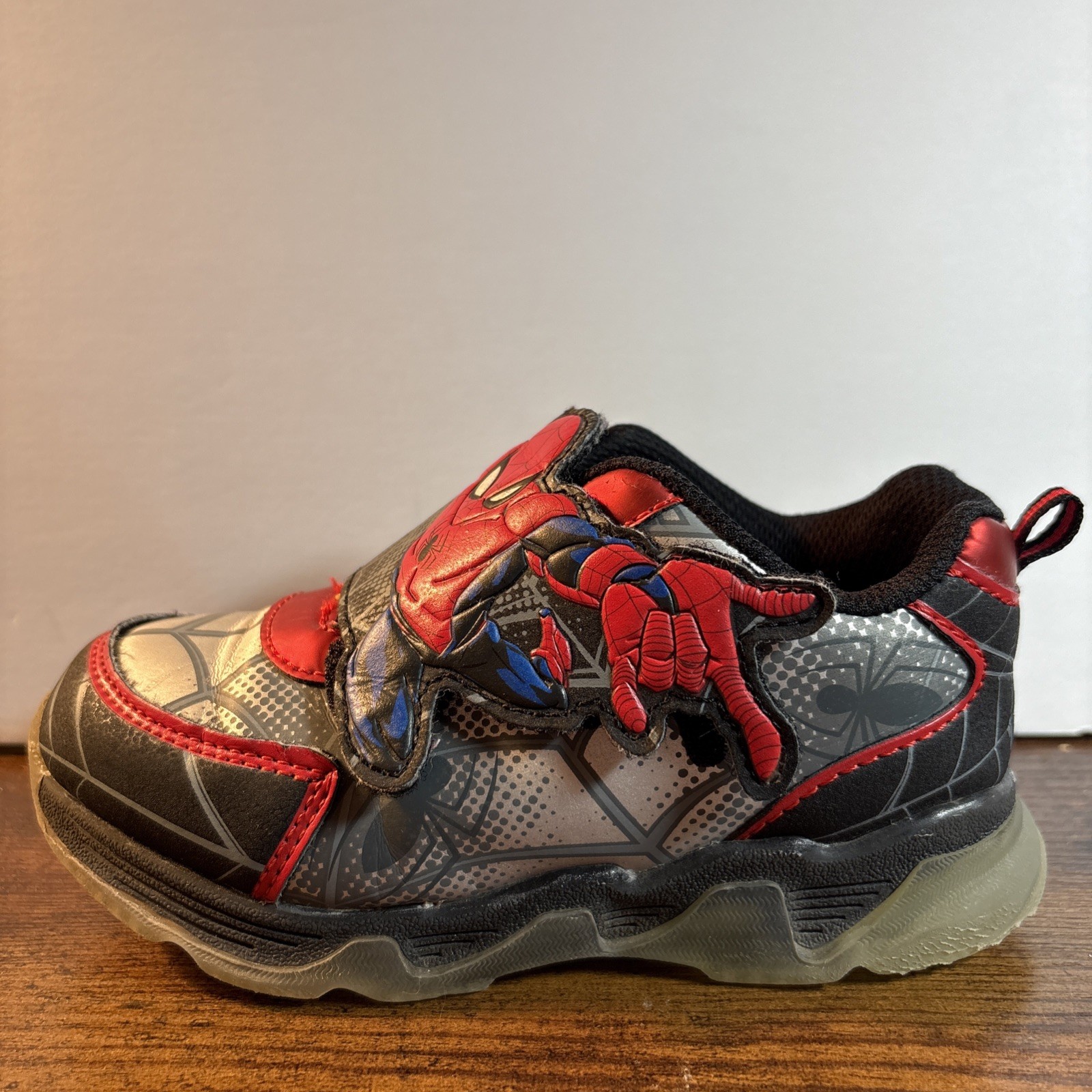 SAOLA Scarpe Spider Man bambino ragazzo taglia 10 Light Up Marvel rosso e argento sneakers