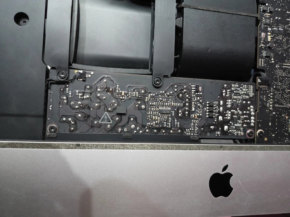 iMac 13,1 i5-3330S 8GB Ram GT 640M 21" work with mini display with ext monitor - Imagen 4 de 4