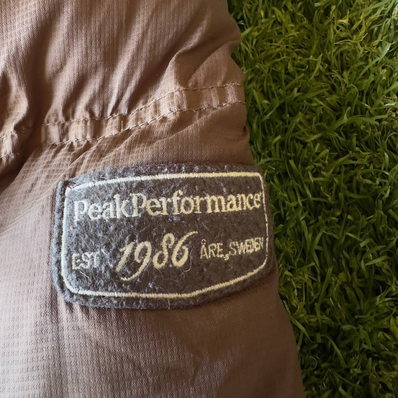 Peak Performance Mens Winter Down Jacket Puffer O… - image 9