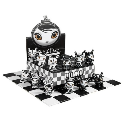 Kidrobot Dunny Otto Bjornik Shah Mat Chess  16 Vinyl Mini Figures 2016 FULL CASE