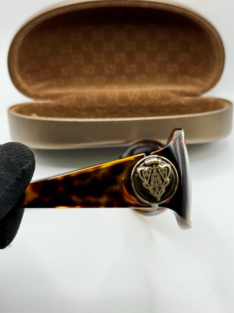 Gucci Tortoiseshell Pattern Crest Sunglasses Gg30… - image 4