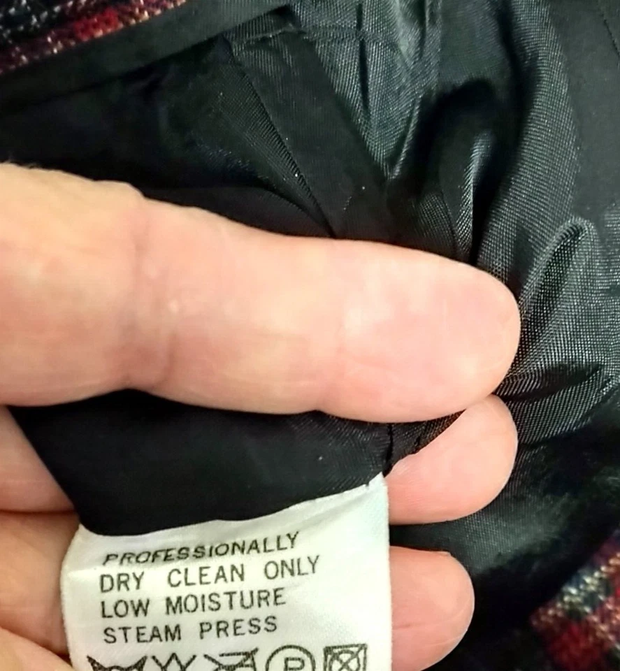 Vintage Liz Claiborne Wool Trousers Pants Womens 8 Red Plaid Pleated 28" Waist - Image 4 of 4