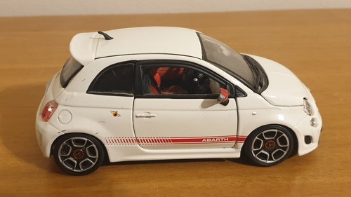 Modellino FIAT 500 ABARTH Bburago Burago scala 1/24 colore bianco - Foto 3 di 6