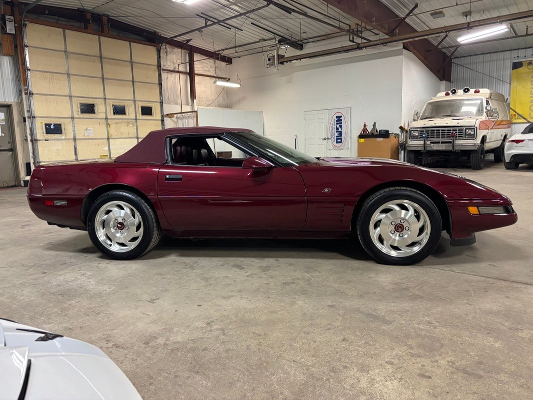 1993 Ruby Red Metallic Chevrolet Corvette   | C4 Corvette Photo 7
