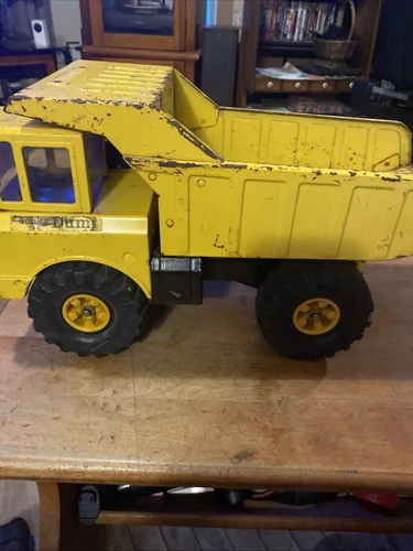 1970-1973 Tonka U.S.A  Tonka Dump Truck Pressed Steel Yellow 18.5” 1:8