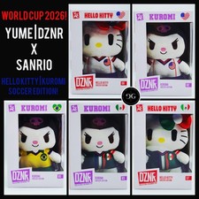 ¡NUEVO! Peluche YuMe/DZNR x SANRIO | HELLO KITTY & KUROMI Brasil - Edición Fútbol RARO