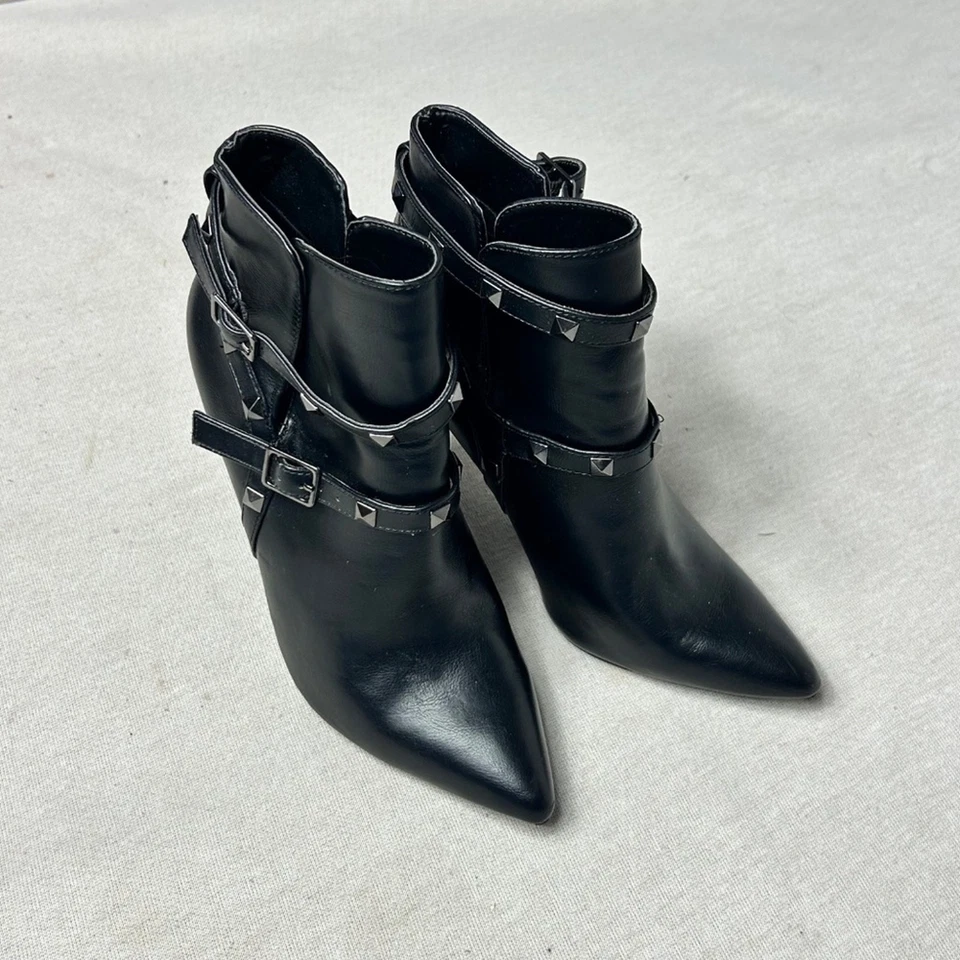 Botines Charlotte Russe para mujer talla 6 negros con tachuelas B Foto 2 de 4