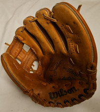 Wilson Baseball Glove Youth size 9 Model 2229 Bruce Sutter Leather