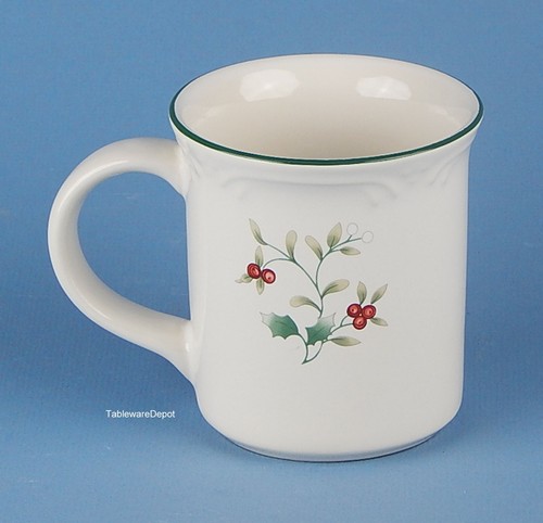 Pfaltzgraff WINTERBERRY, Mugs, Set of 4 (10 oz.) Mugs, MINT UNUSED Condition! - Picture 3 of 6
