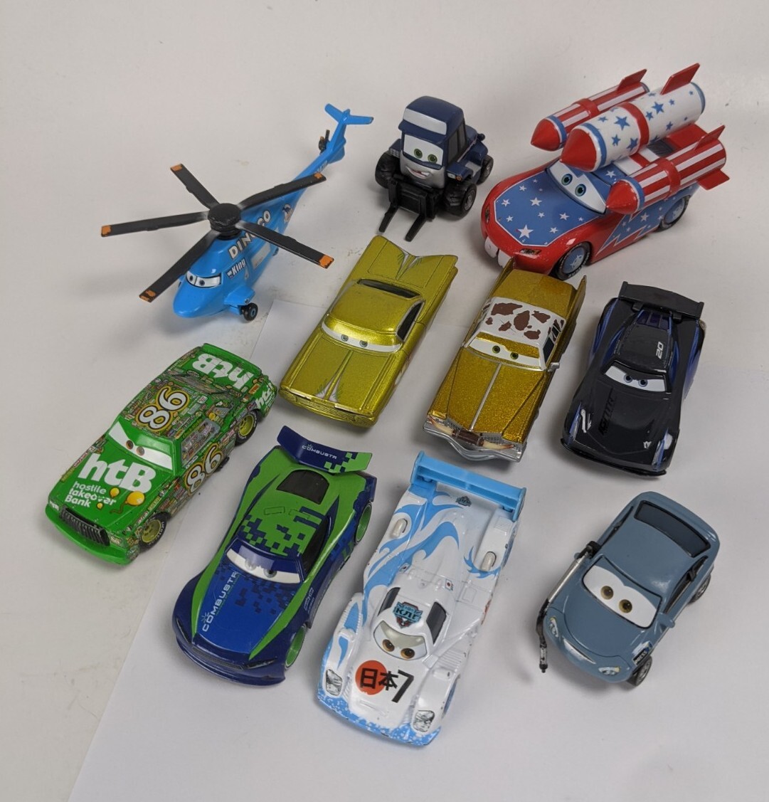 ディズニーストア限定 ダイキャスト カーズ テックス Tex Dinoco 希少 Tex Dinoco Die-Cast, Disney Pixar Cars 3 | Disney Store