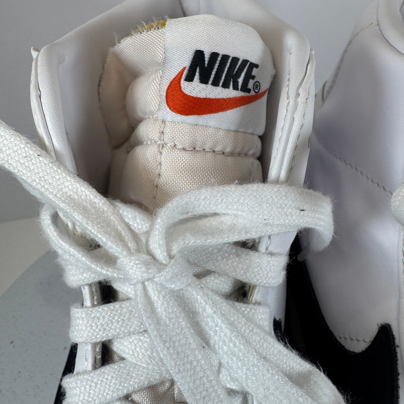 Nike Blazer Mid '77 Vintage Men's 10.5 White Black Leather Retro Sneaker thumbnail 8