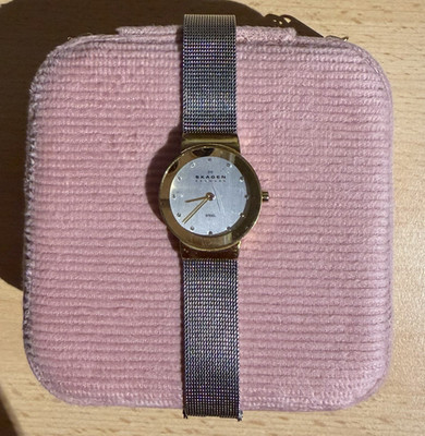 Skagen Damen Quarz Analog Armbanduhr Edelstahl Milanaise silber/gold