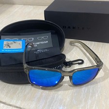 Oakley Holbrook Style Sunglasses Grey Frame Blue Polarized Lens UV400