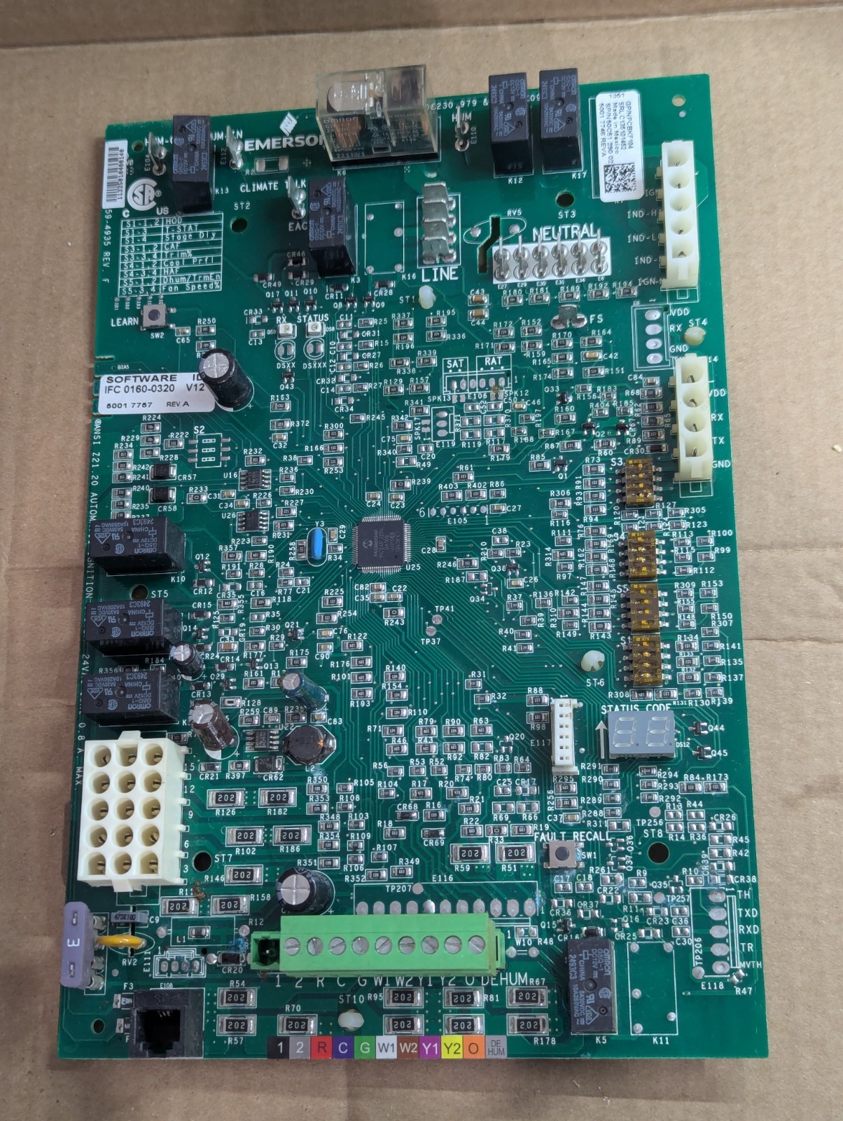 Goodman EMERSON PCBKF104 Furnace Control Circuit Board 50C51-290-02 Tested