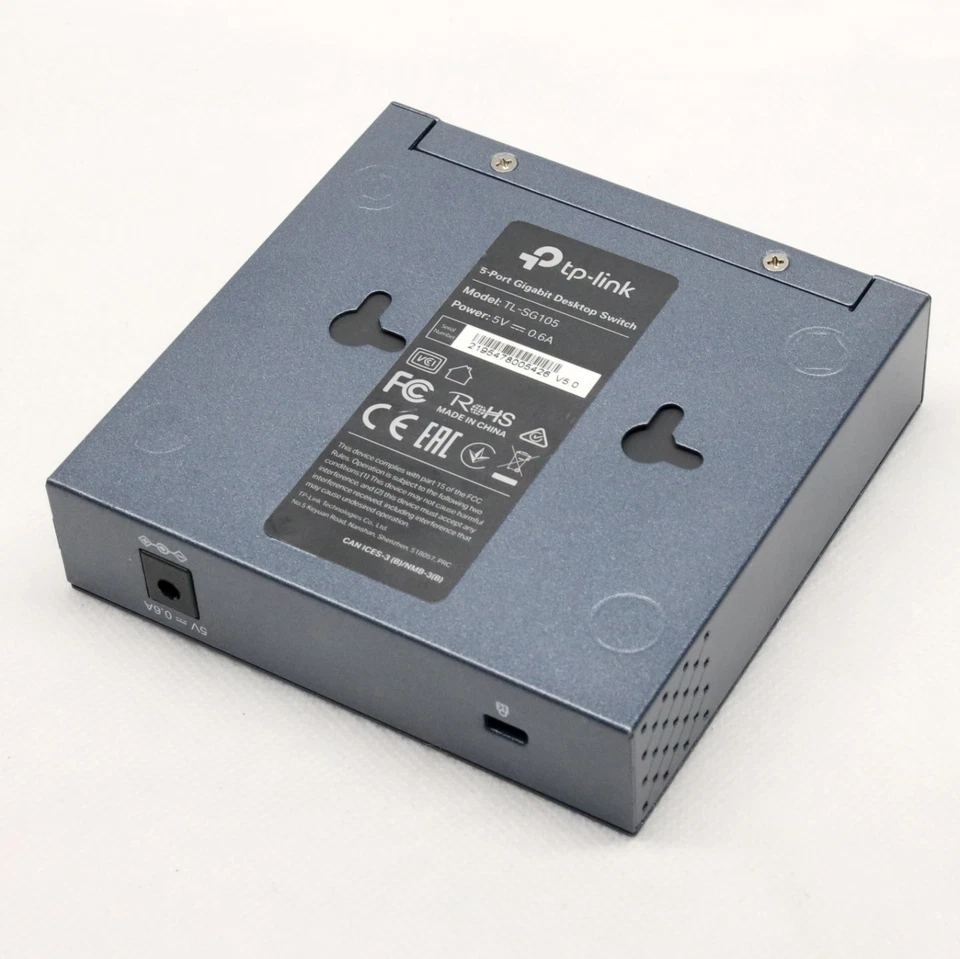 TP-Link TL-SG105 5-Port 1000Mbps Ethernet Splitte Switch Ethernet 1 to 4 Out - image 4 of 4