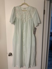 Vintage BARBIZON Sleepwear Mint Bridget Ballet Robe/Housecoat Size Med NWT