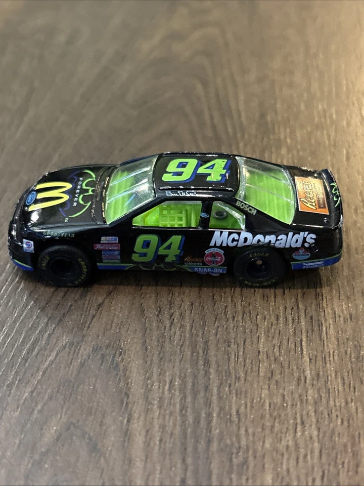 Bill Elliott #94 McDonalds Thunderbat Nascar 1995 Edición Diecast 1:64 Batman Foto 2 de 4
