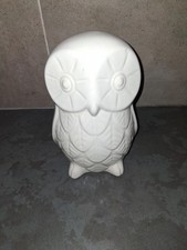 Large white ceramic owl figurine, Pre Owned Great Condition