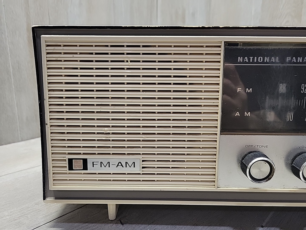 Vintage National Panasonic RE-744 FM AM 2-Band Radio Only AM Vintage National Panasonic RE-744 FM AM 2-Band Radio Only AM
