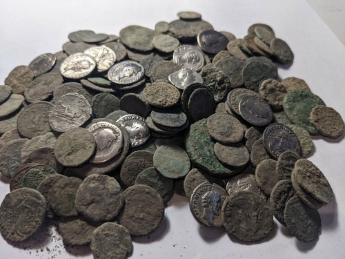 GENUINE UNCLEANED ANCIENT ROMAN COINS. GOOD QUALITY. Silver coins Included! - Picture 2 of 6
