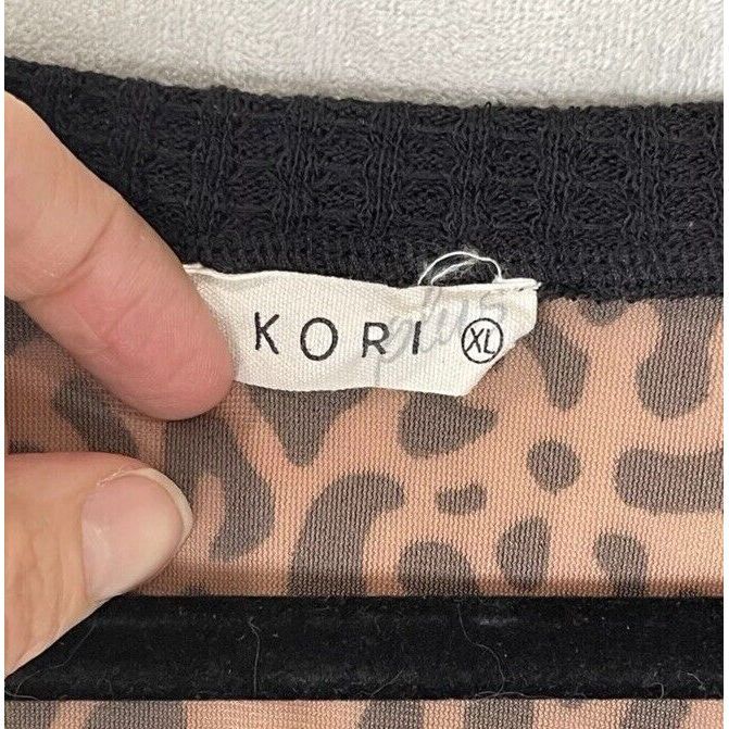 Kori Shirt Womens Size XL Leopard Cheetah Velvet Classic Old Money Dark Romantic