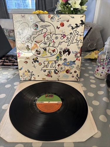 Led Zeppelin III 3 gatefold sleeve VG*/EX looks pretty Much Unplayed A5/B6 Re