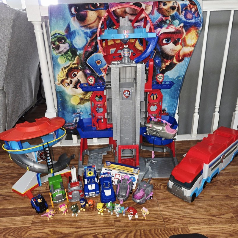 PAW PATROL PLAYSET BUNDLE TOWER VEHICLE
