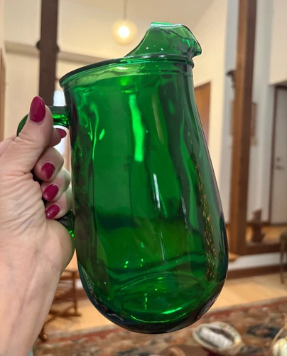 Vintage 1950s 60s MCM Anchor Hocking Pinch Spout Pitcher  Emerald Green  8” 0575