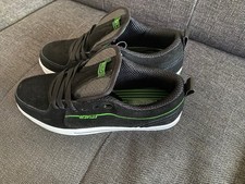 World Industries Sneaker Gr. 42.5 EU (Farbe schwarz, neu mit Karton)