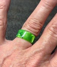 Costume jewelry - acrylic fashion ring Sneaky Snake green Cosplay costume party 