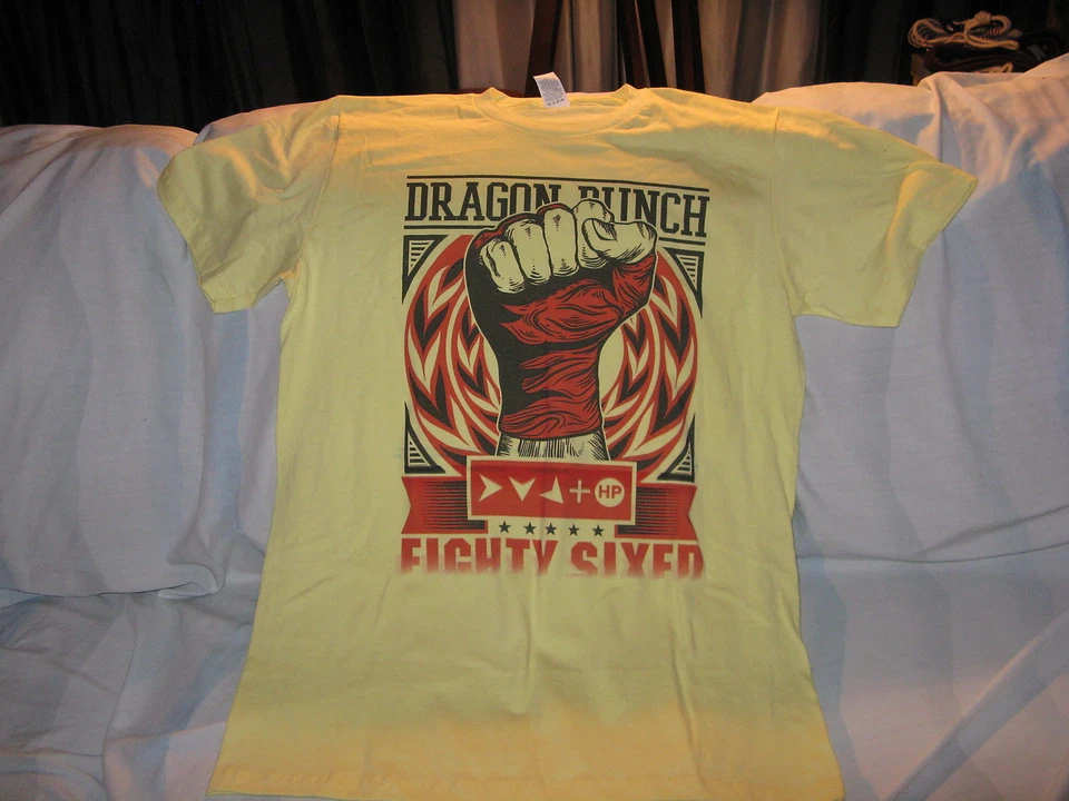 Camiseta “Dragon Punched Eighty Sixed” - Gran Imagen (L) Foto 2 de 2
