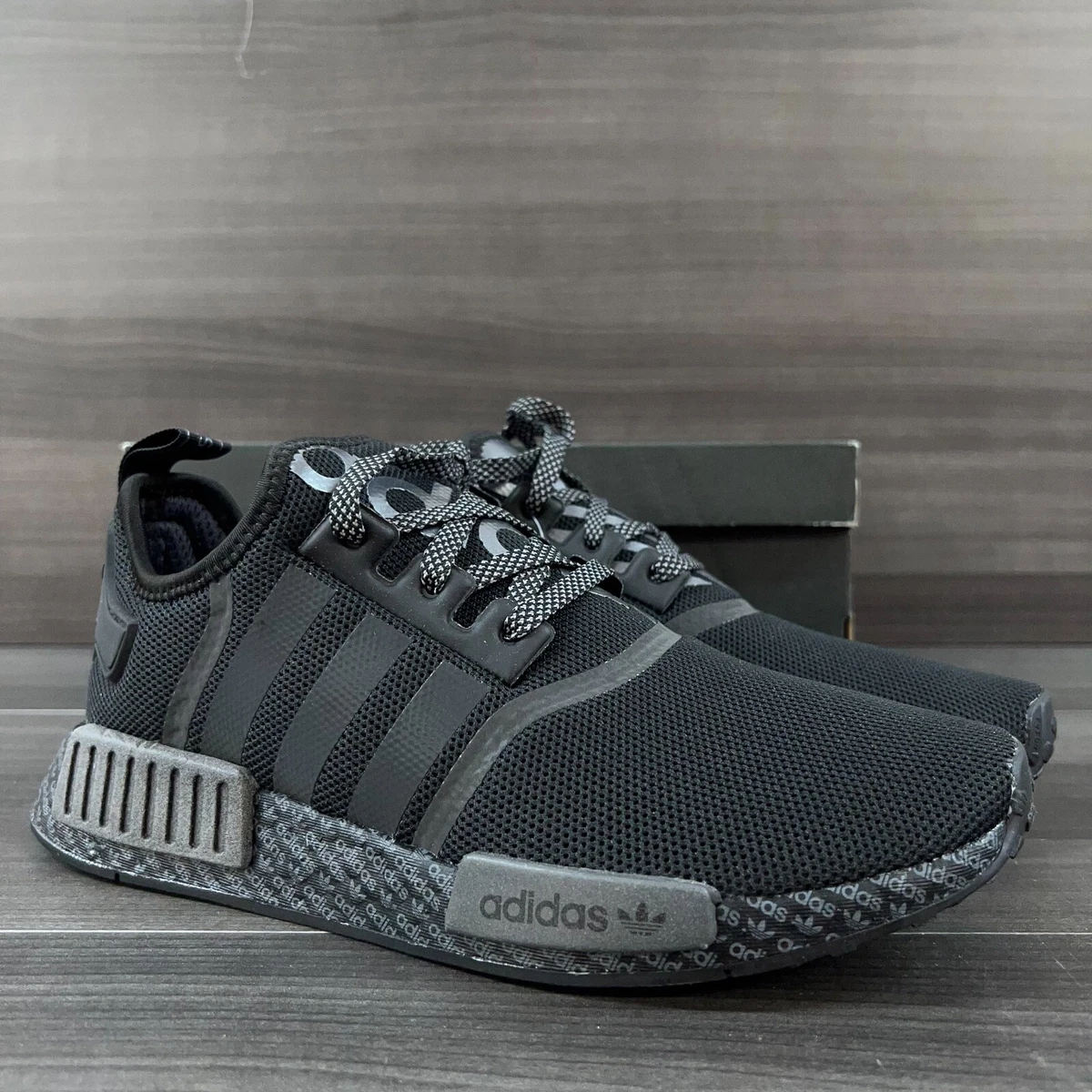 Adidas Nmd R1 Black Boost Running Shoes FV6989 Men s Size 9 New