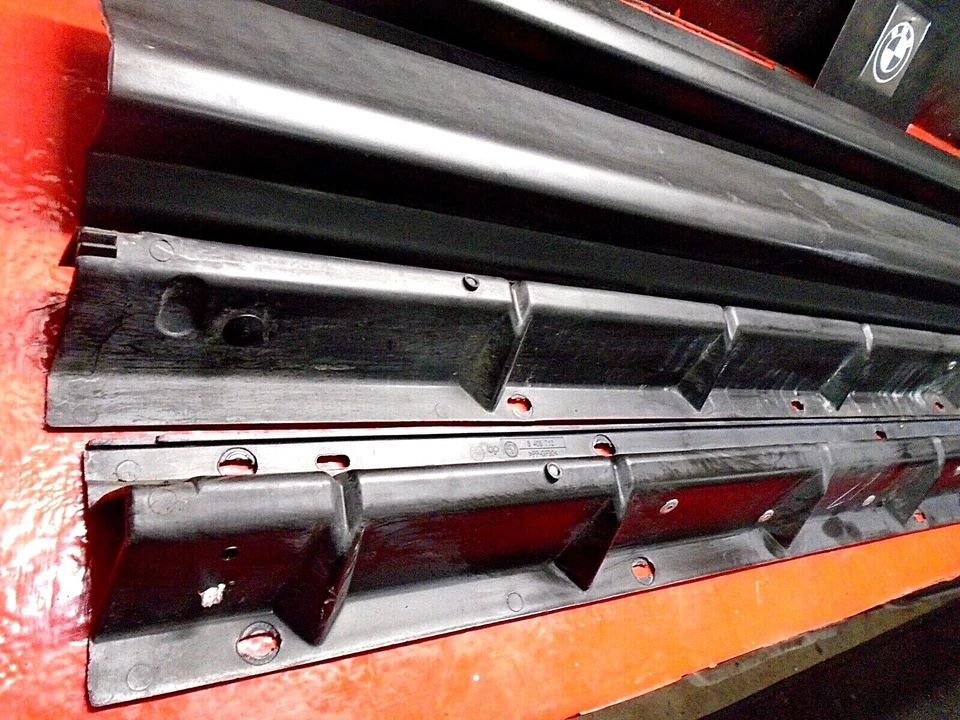 00-06 BMW X5 E53 PANEL BASCULANTE INFERIOR LATERAL FALDONES MOLDEADO SOPORTE IZQUIERDO DERECHO Foto 4 de 4