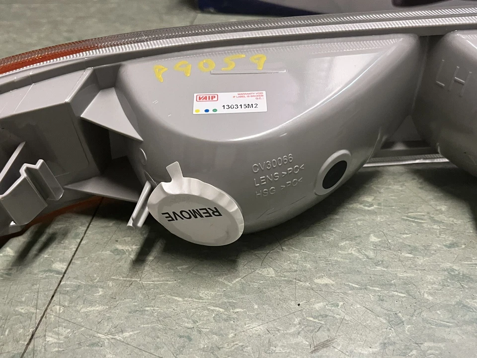 Keystone GM2520173NIQ Parking / Clearance Light Assembly Silverado Suburban - Image 4 of 4