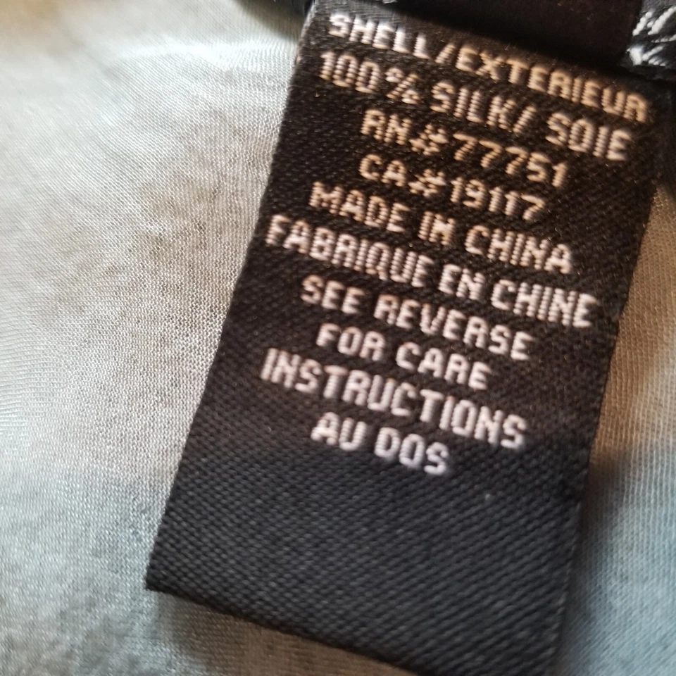 Top sin mangas Betsey Johnson para mujer talla 4 botones de seda delantero cuello en V azul claro Foto 3 de 4