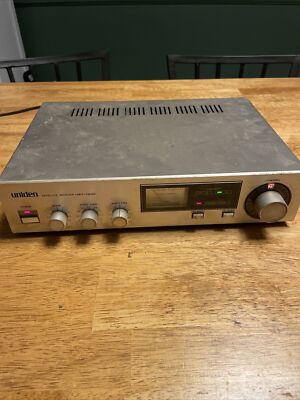 Vintage Uniden Satellite TV Receiver UST-1000 24 Channels 60Hz 40 Watts