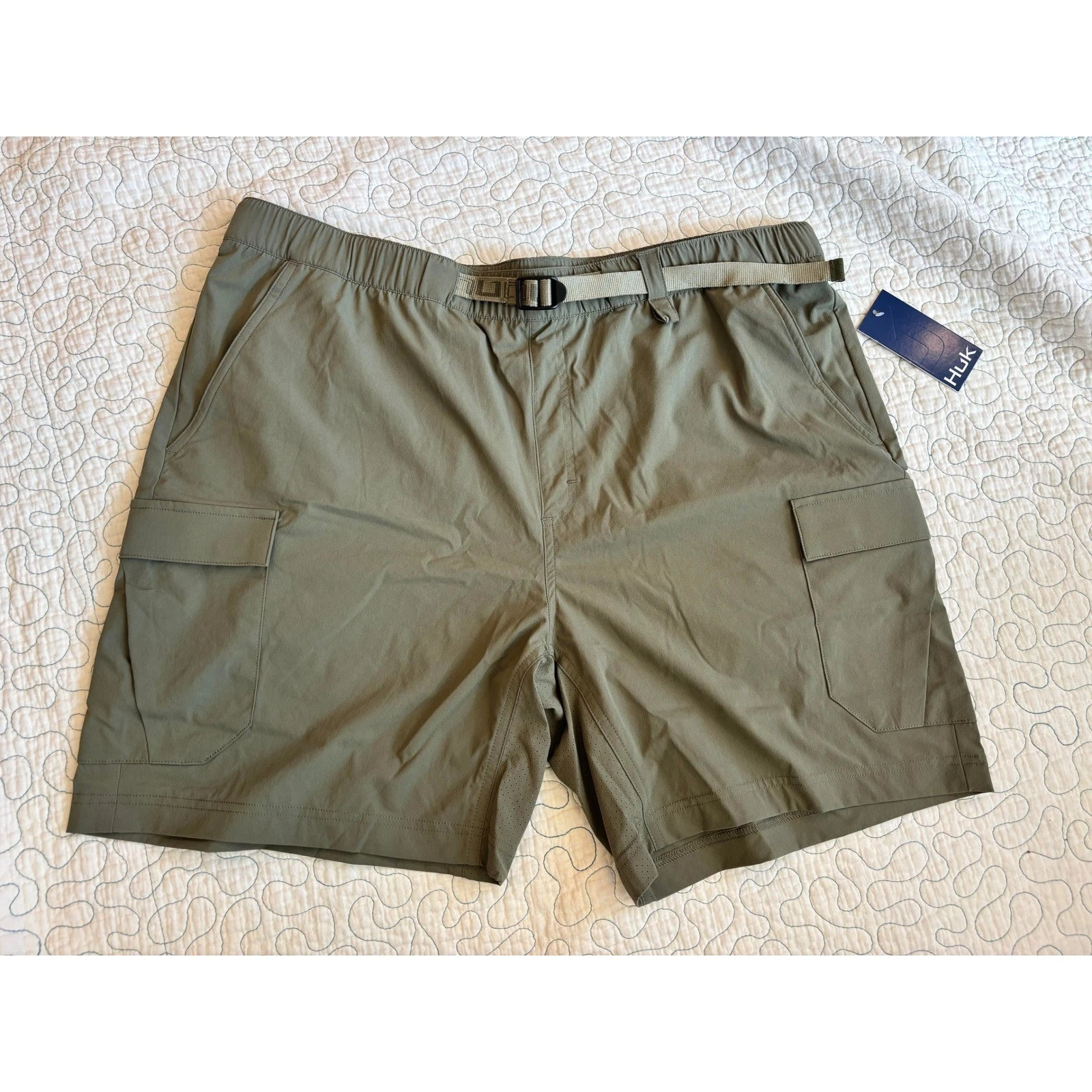 Huk Mens Cargo Fishing Shorts Olive Green XL Elastic Waist Adjustable Belt