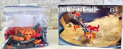 Bionicle Master Builder 10023 with Manual. Rare . Complete .