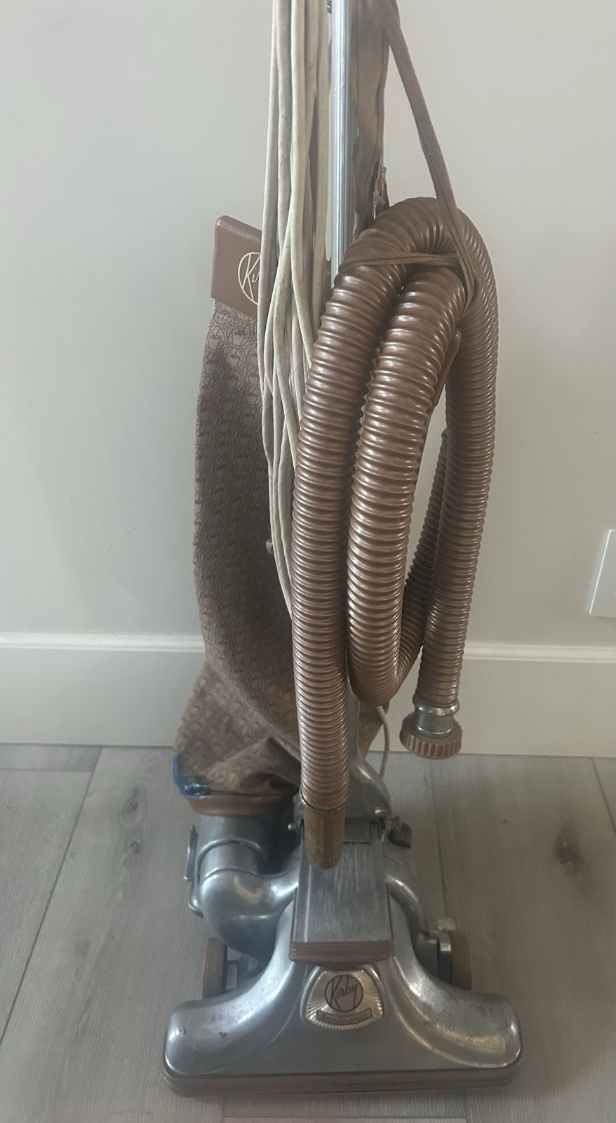 Aspiradora Kirby modelo 562 vintage con accesorios RARA probada